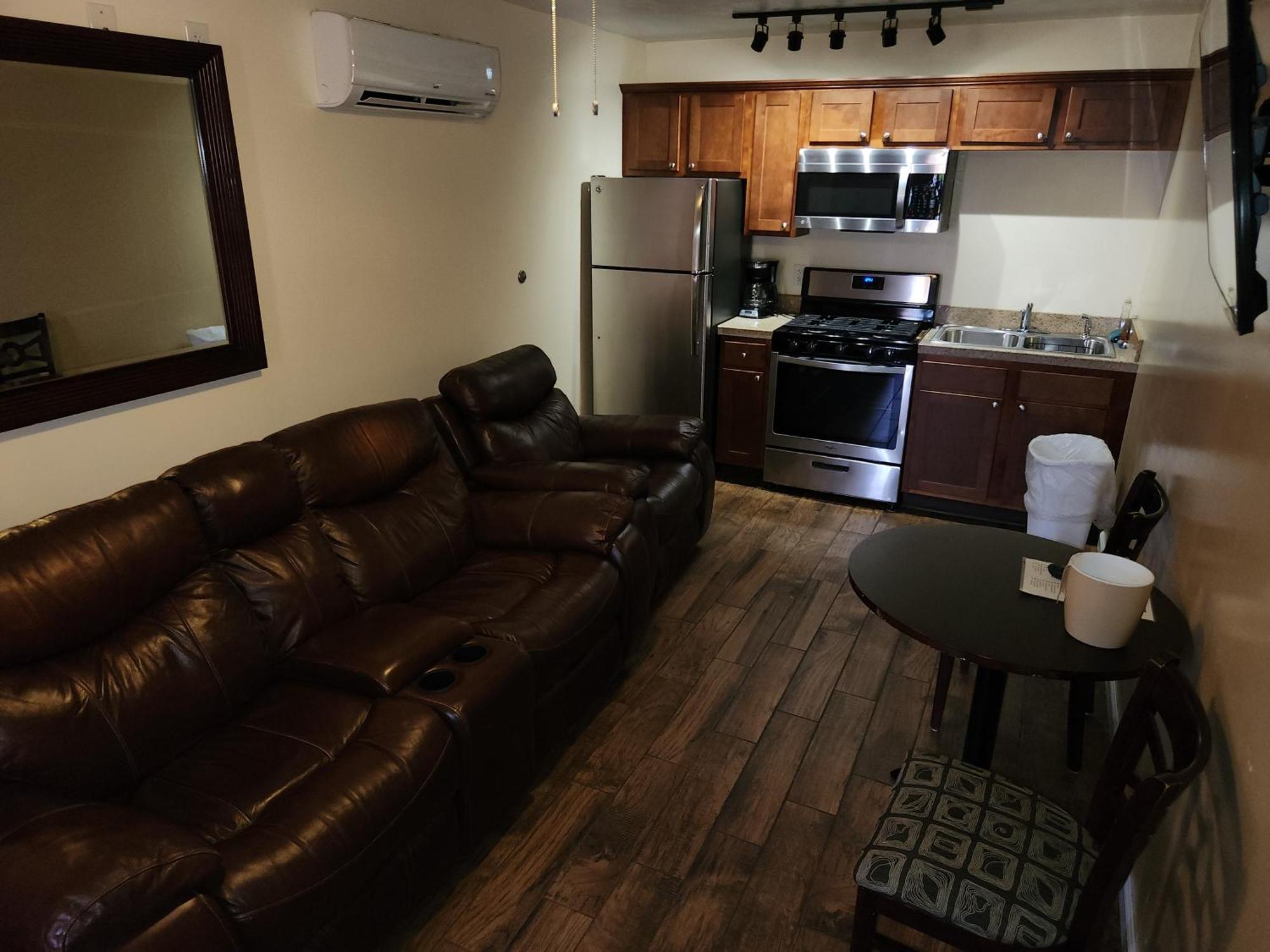 Jefferson Hills Motel Clairton Esterno foto