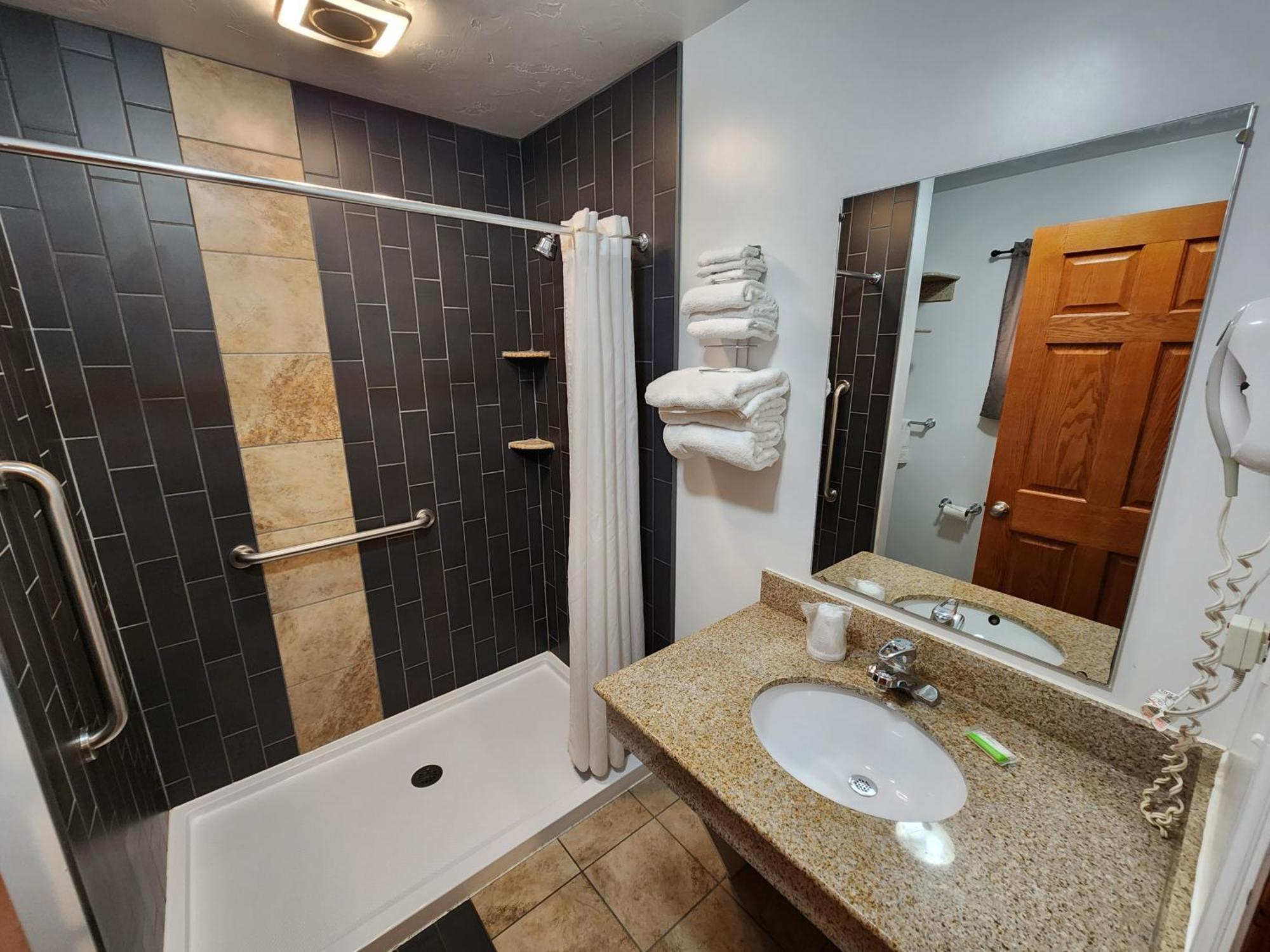 Jefferson Hills Motel Clairton Esterno foto