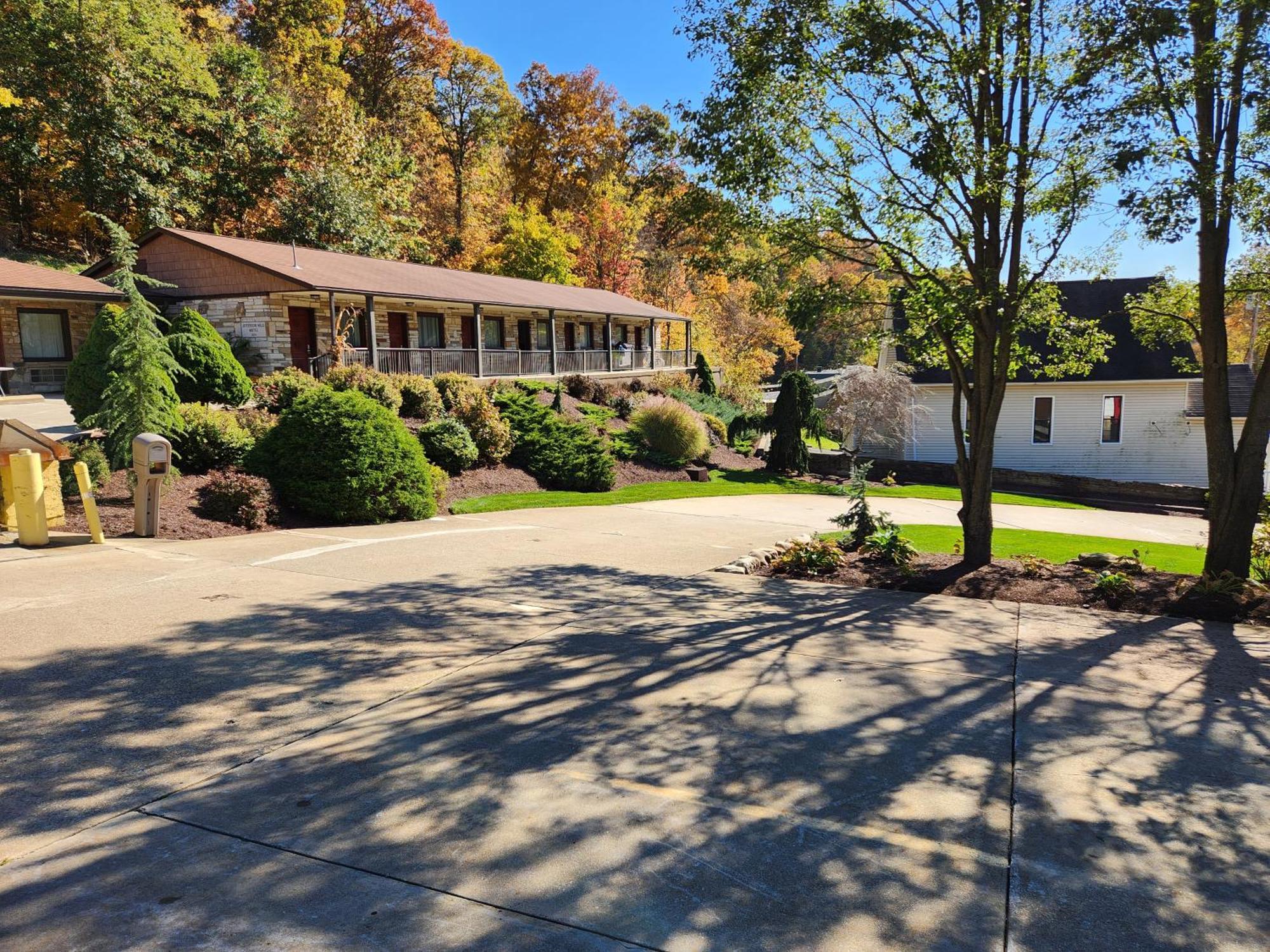 Jefferson Hills Motel Clairton Esterno foto